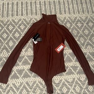 NWT Alix NYC Long Sleeve Hewlett Bodysuit in cocoa M